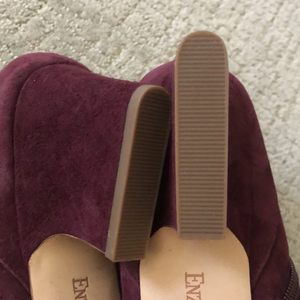 Sued Bootie size 8.5 - Picture 12 of 12